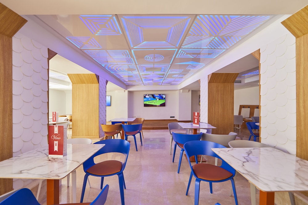 Mediterranean Bay Adults Only 33/49