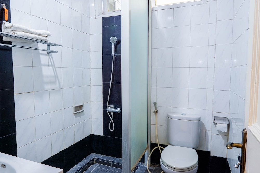 Collection O 1452 Hotel Utari 9/44