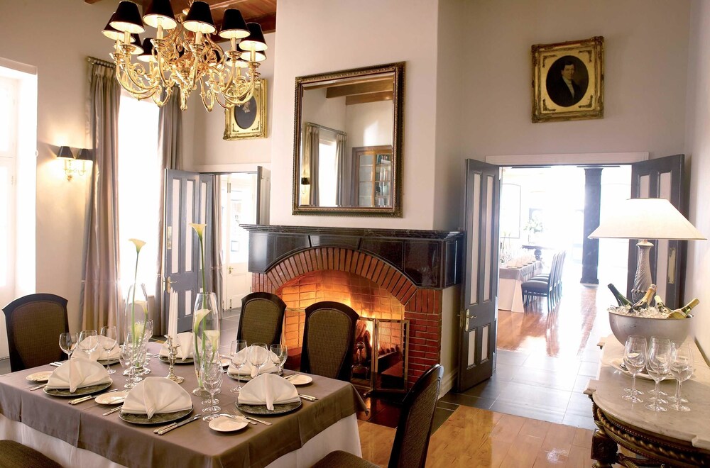 Grande Roche Hotel 60/76