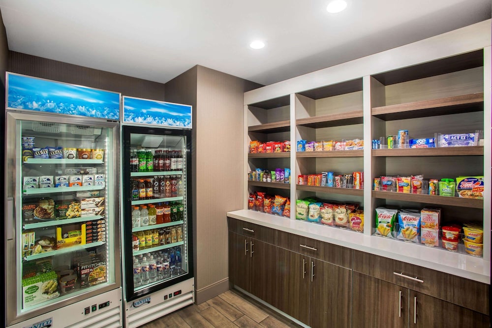 La Quinta Inn Suites By Wyndham Pittsburg 37/51