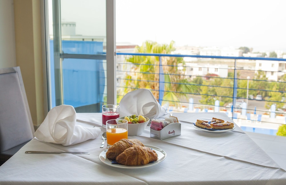Club Azzurro Hotel & Resort 40/52