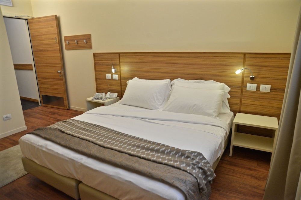Hotel Forum 25/56