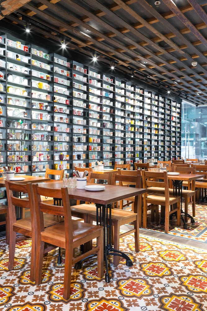 The Sphere Serviced Residences 44/50