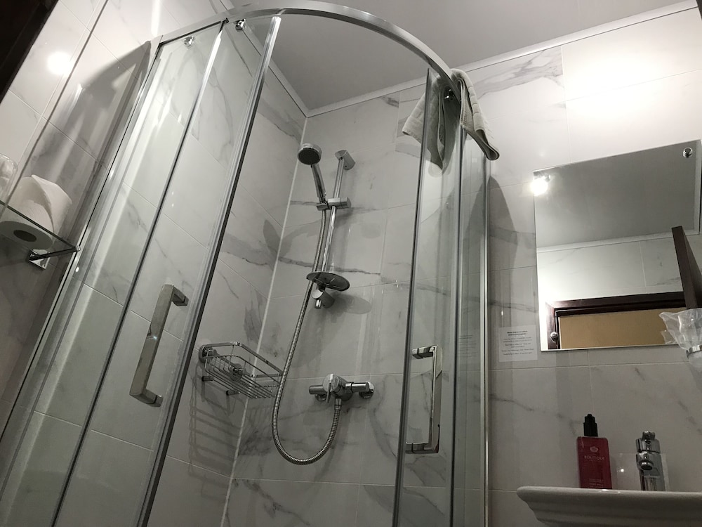 Bowden Lodge Hotel 47/50