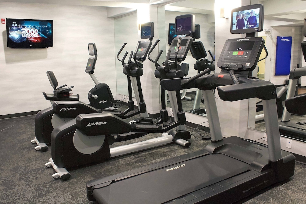 Fairfield Inn Suites San Francisco San Carlos 22/50