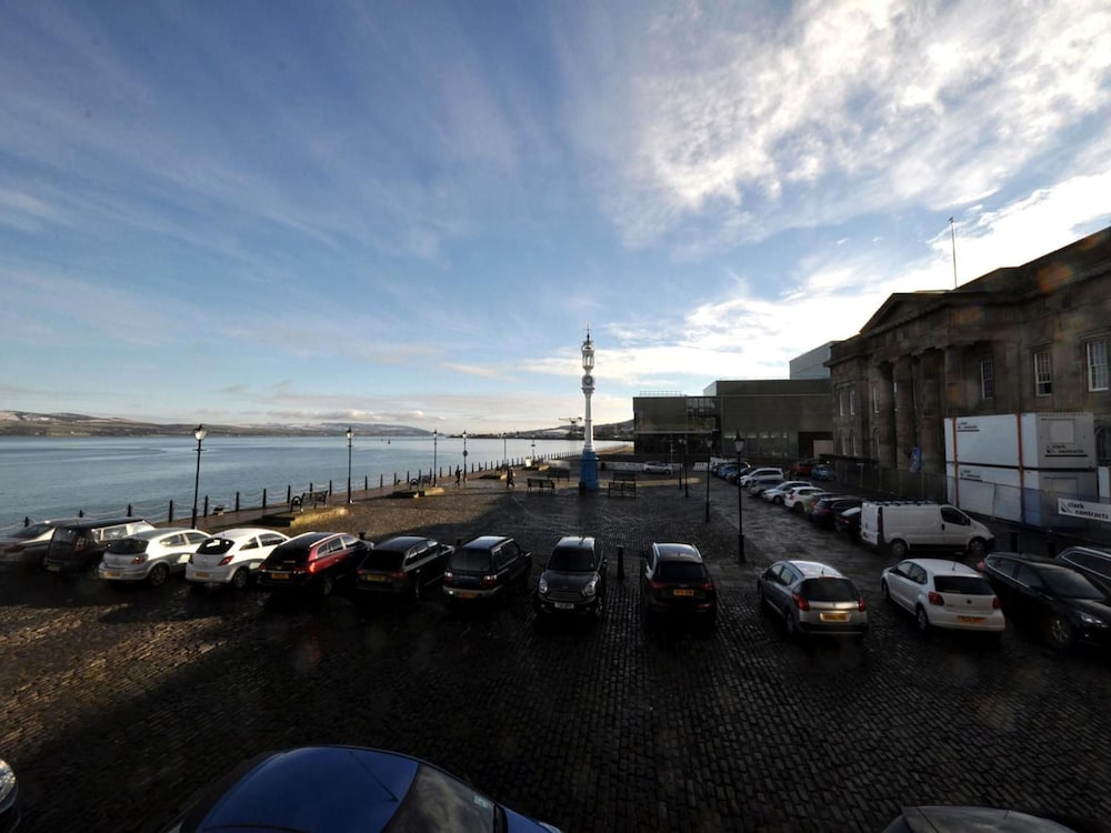 Greenock Hall's Waterfront Complex 24/31