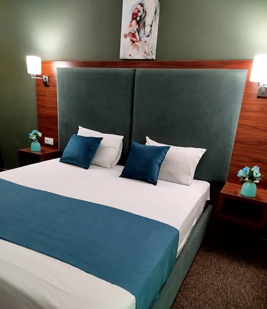 BASIC, DOUBLE OR TWIN BED