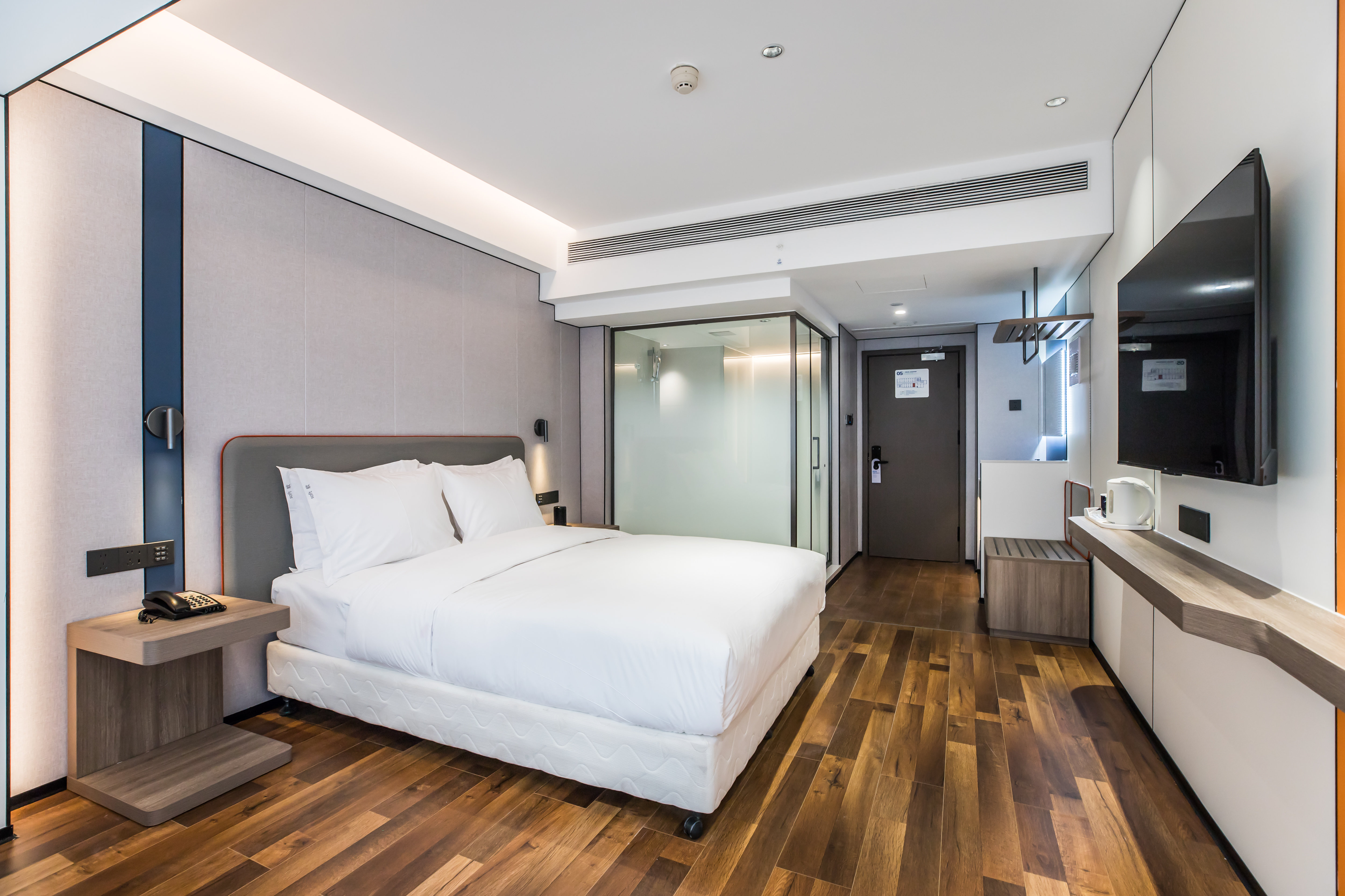 HOLIDAY INN EXPRESS CHENGDE DOWNTOWN 14/86