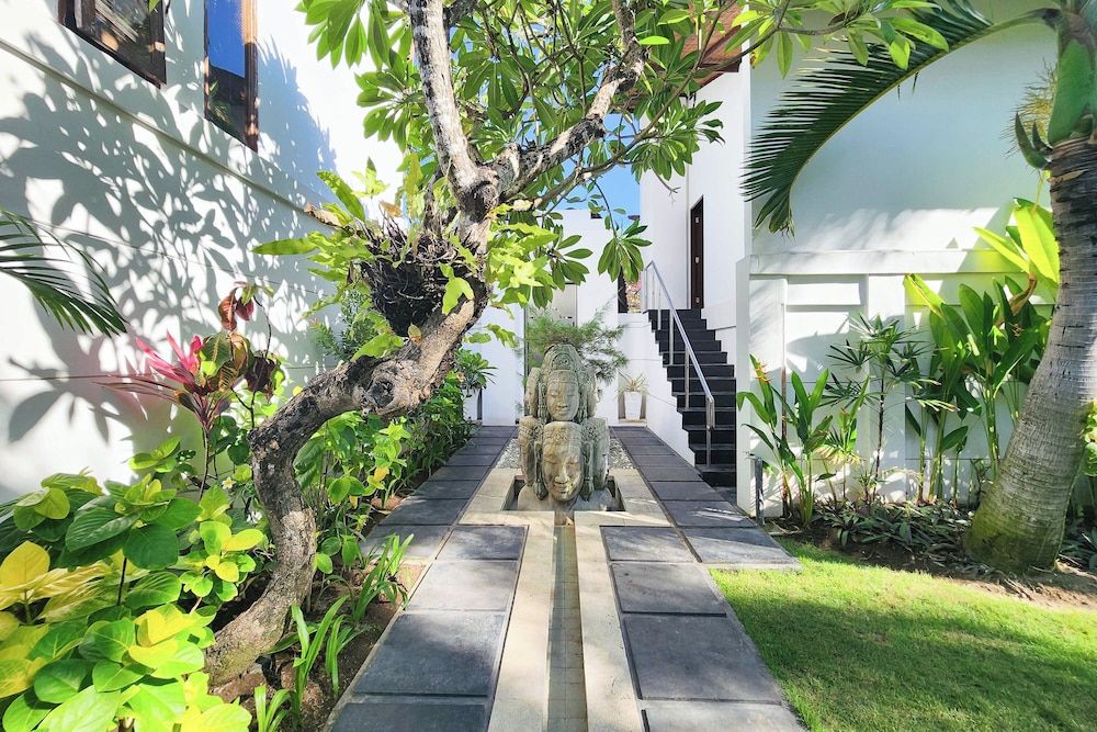 Villa Casis by Nagisa Bali 63/68