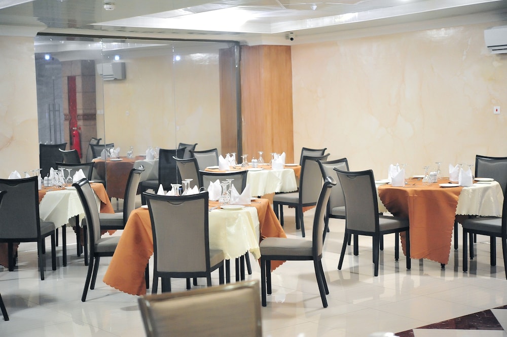 Tomreik Hotel 44/55