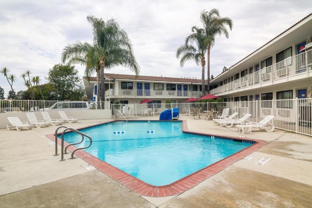 Motel6 Camarillo, CA 10/71