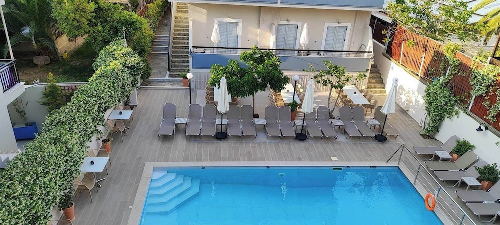 Talos Hotel Apartments 46/50