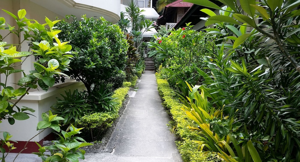 Surfside Boracay Resort & Spa 40/50