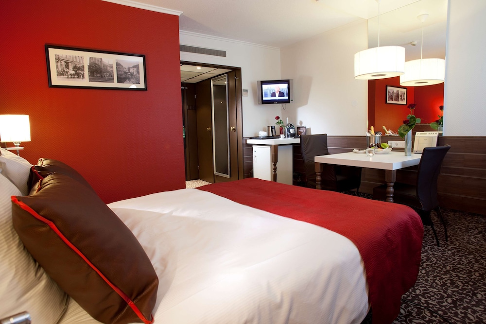 GOLDEN TULIP HOTEL CENTRAL 15/85