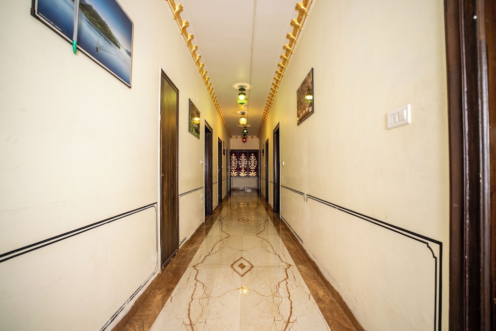 Hotel Laxmi Niwas 39/62
