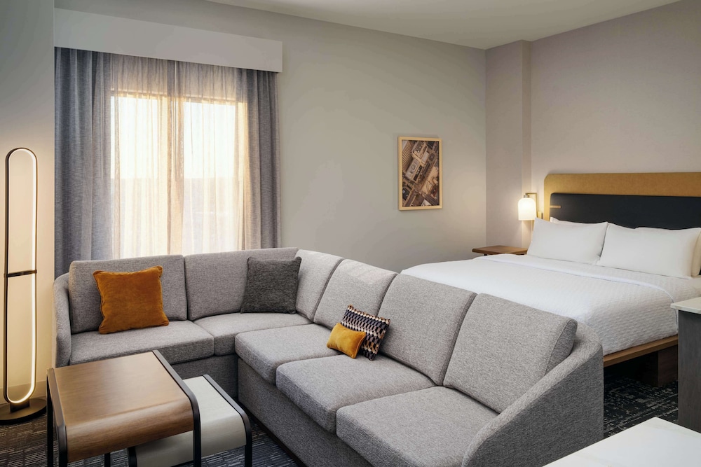 STUDIO, SUITE, KING BED, CORNER