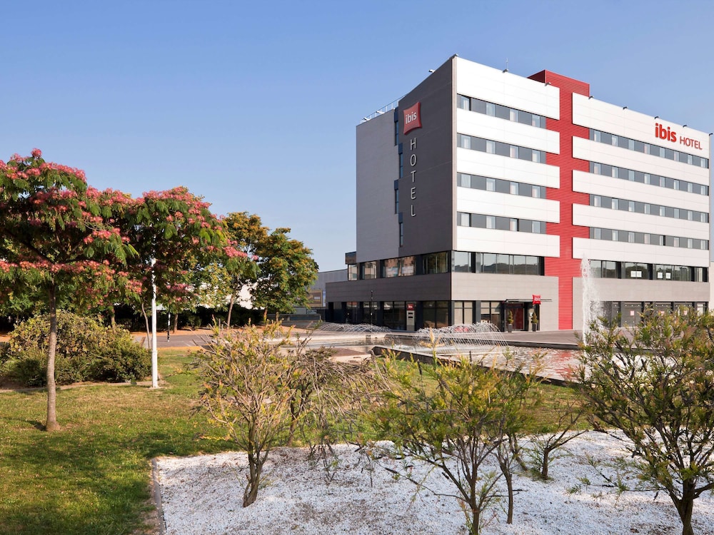 IBIS BARCELONA RIPOLLET 2/72