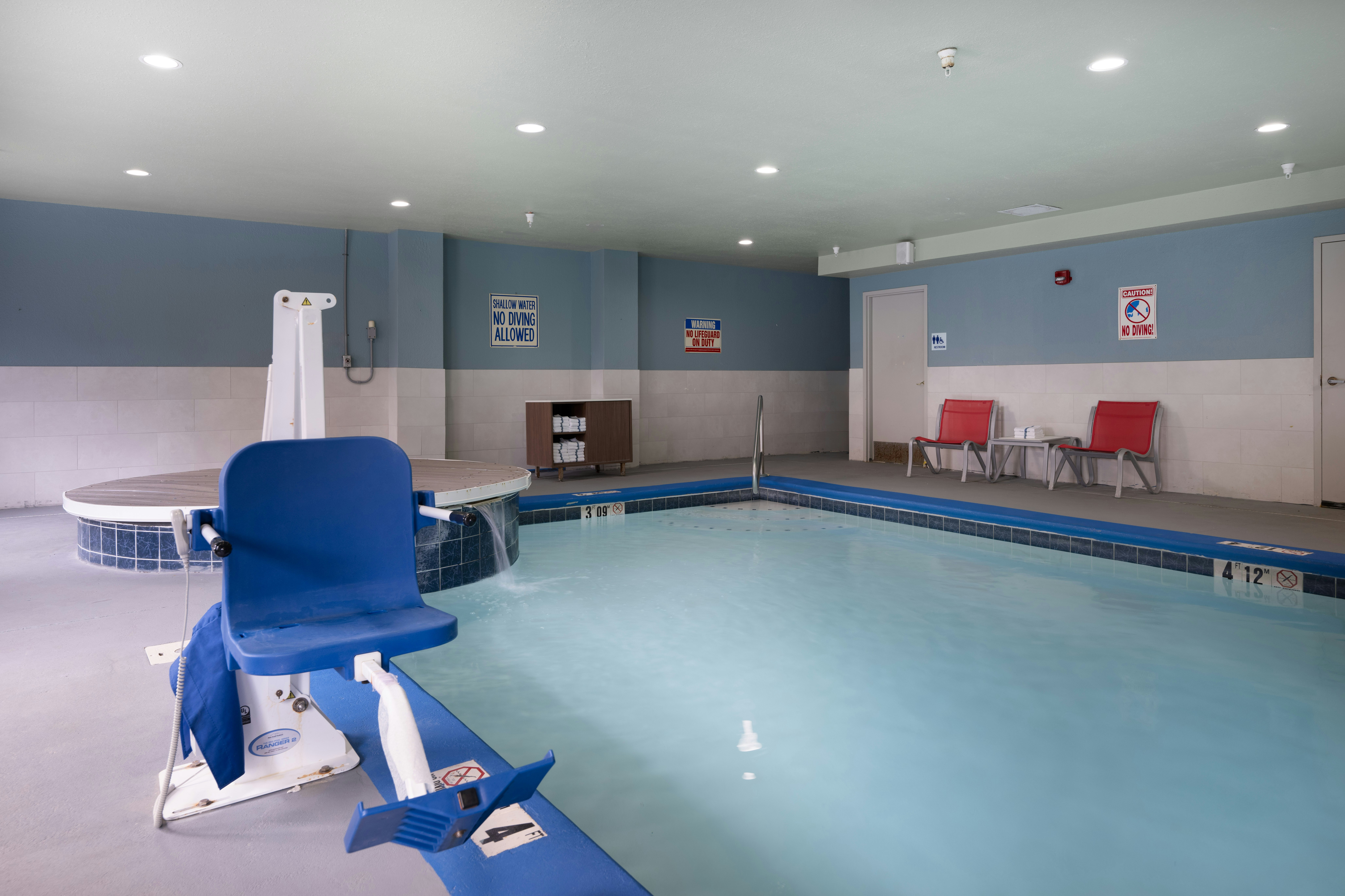 Holiday Inn Express Hotel Suites Chattanooga Hixson 37/75