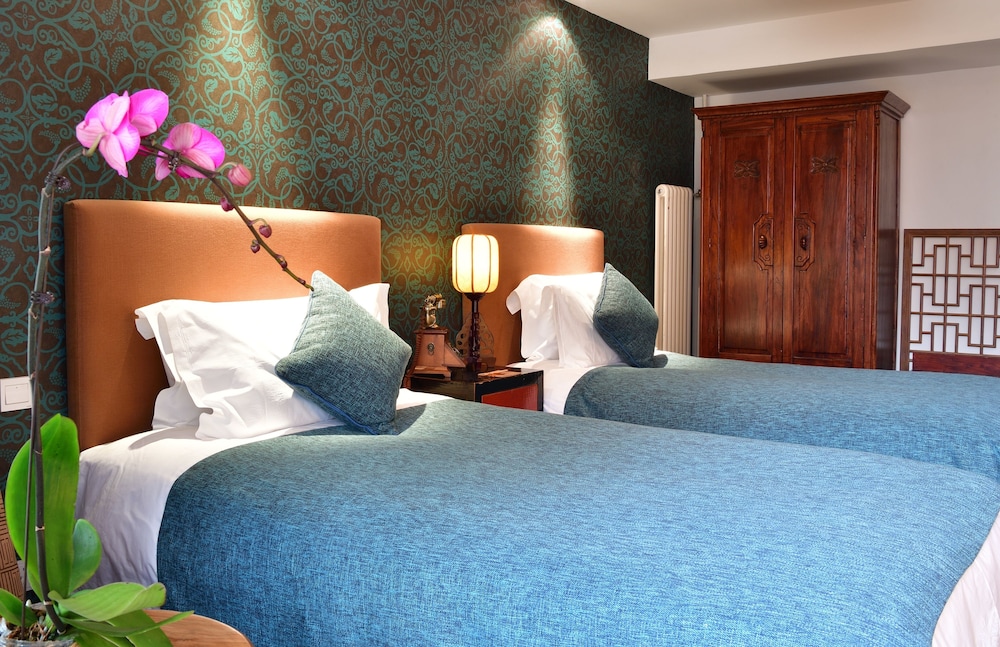 The Jingshan Garden Hotel 16/66