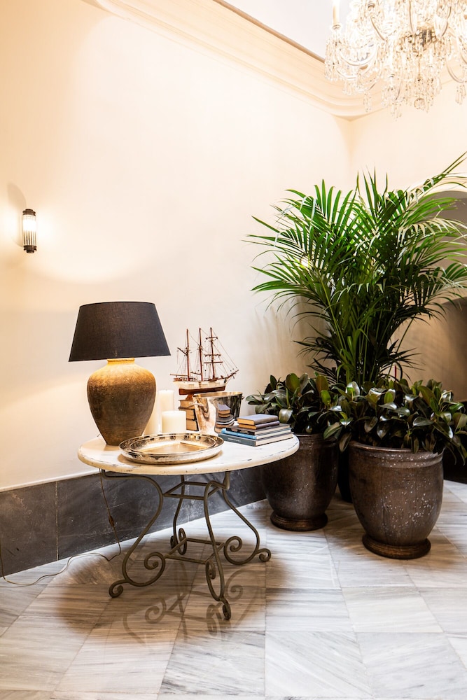 Casa Canovas Boutique Hotel 34/50