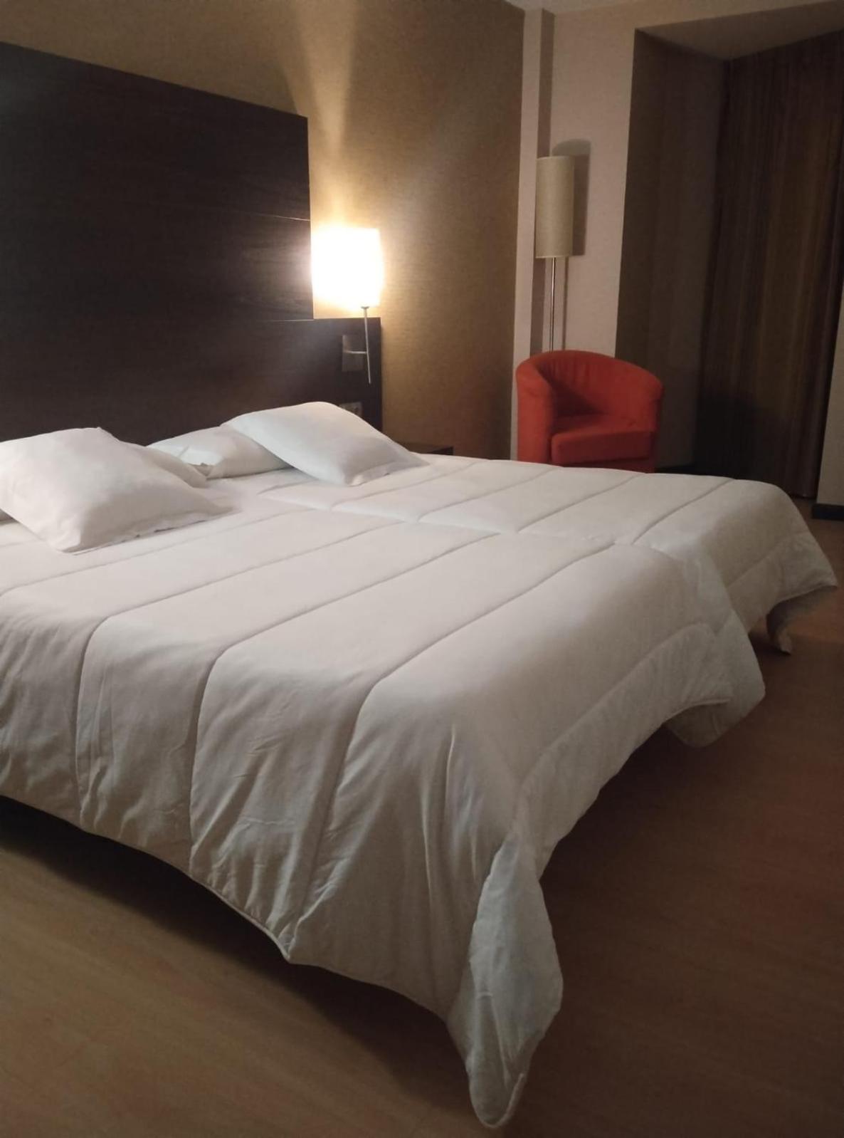 Room, Single