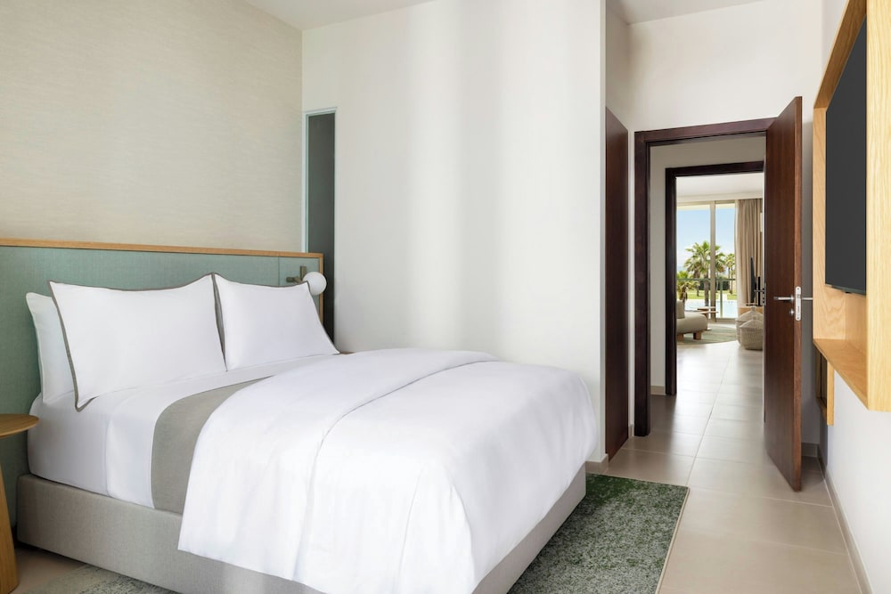 3 Bedrooms, Suite, 3 Double Beds, Pool View, Balcony, The Westin Salgados Beach Resort, Algarve 4/9