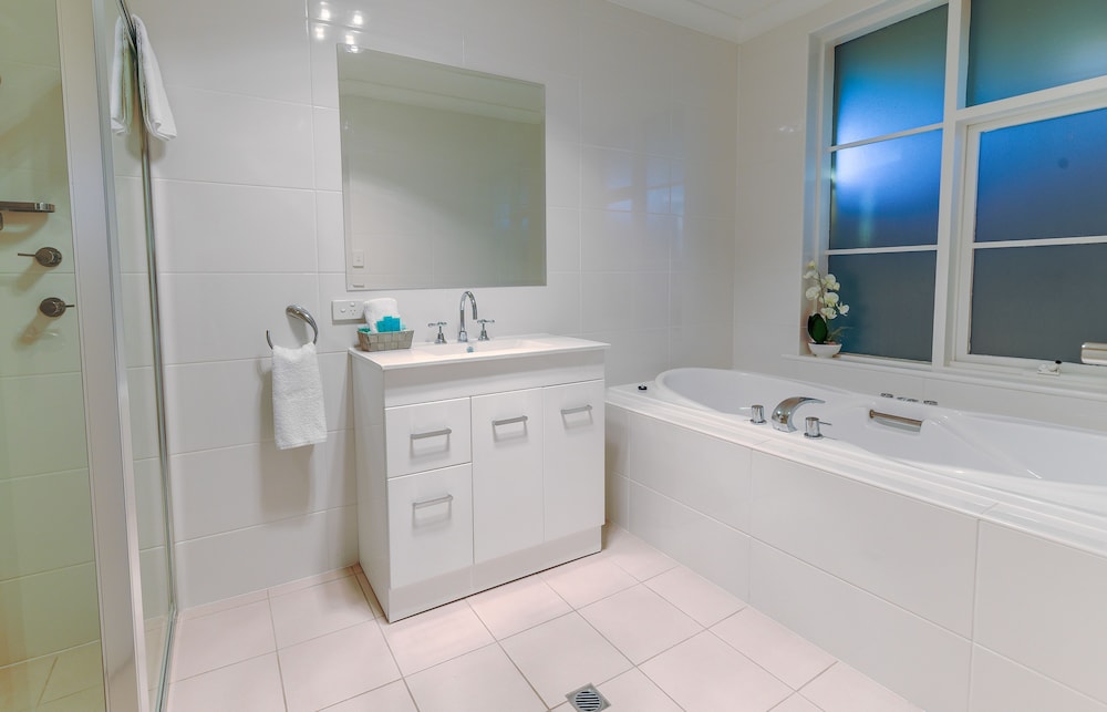 The Bluff Resort Apartments، Mount Barker 54/55