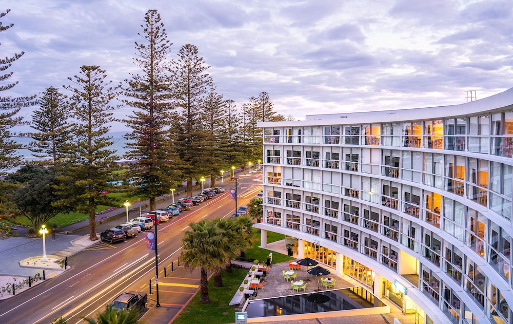 Scenic Hotel Te Pania 8/48