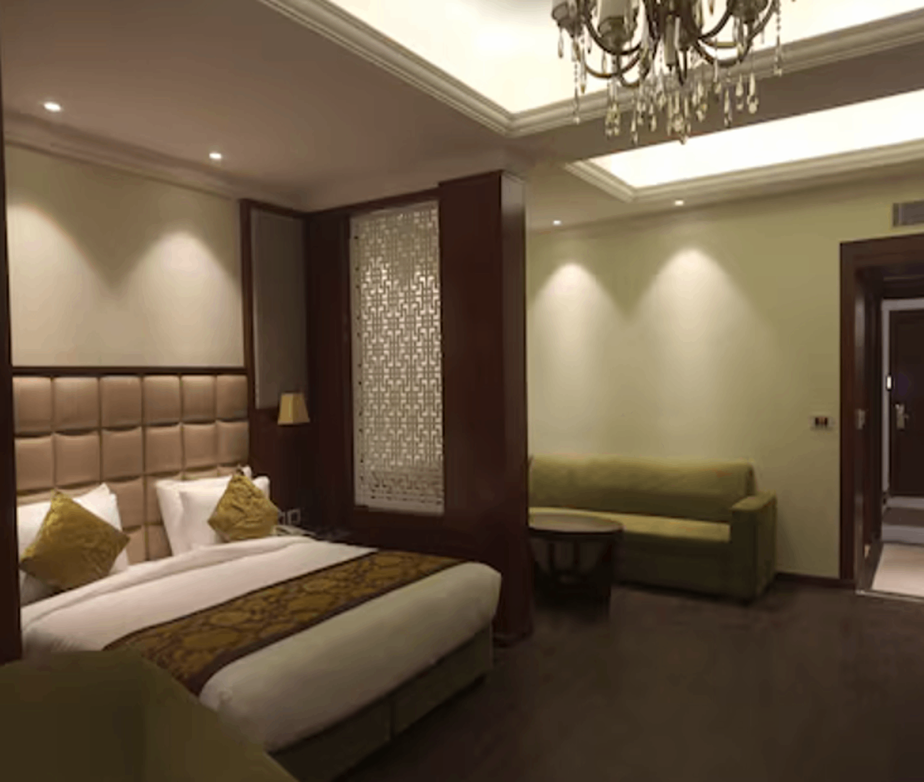 Hotel Milan Palace 12/20