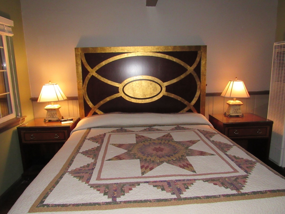Emerald Bay Lodge 15/40