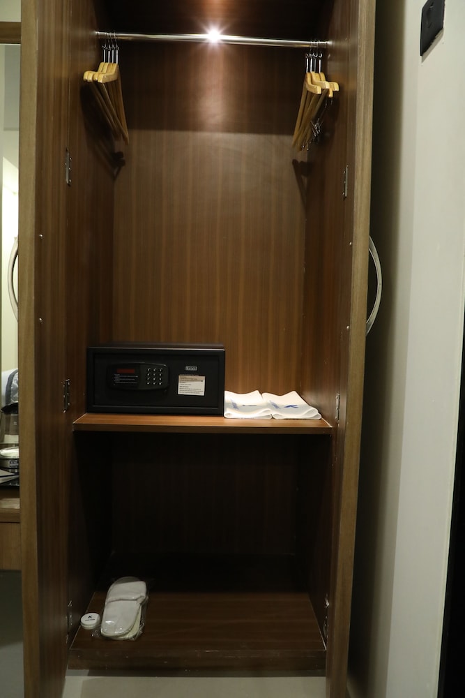 Kyriad Hotel Solapur by OTHPL 7/36