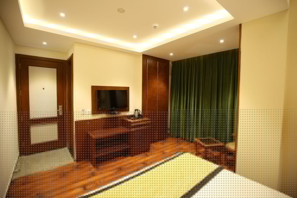 The Ic's Hotel 1/30