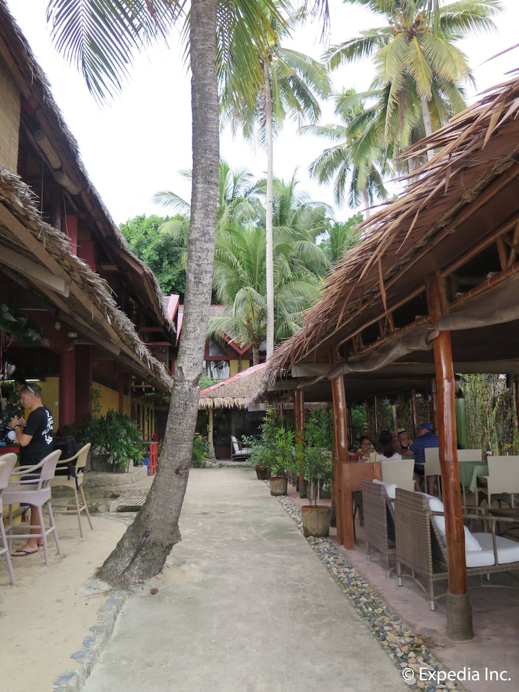 Oasis Resort 8/66