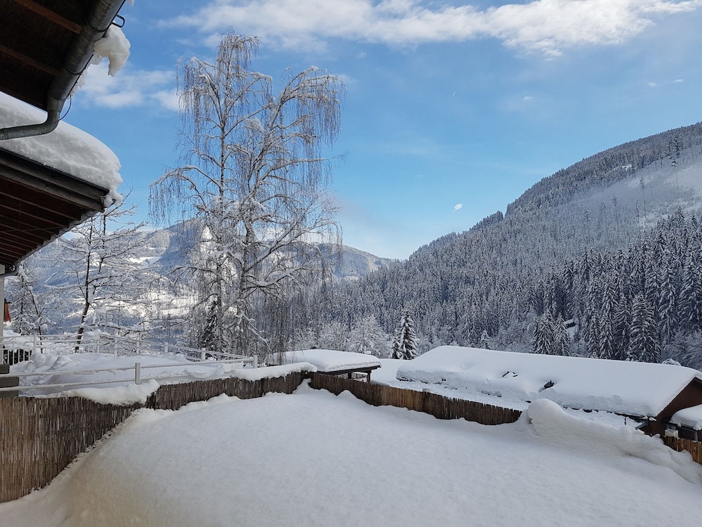 Apartment Summer & Winter Fun I 50/50
