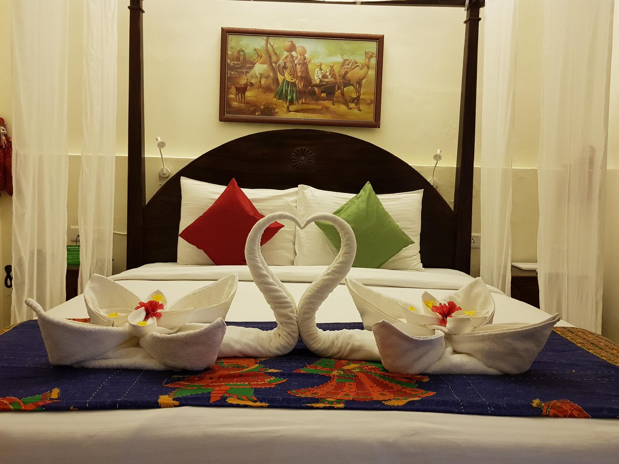 Haveli, Double Bed