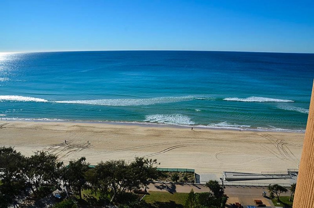 Zenith Ocean Front Apartments 37/50