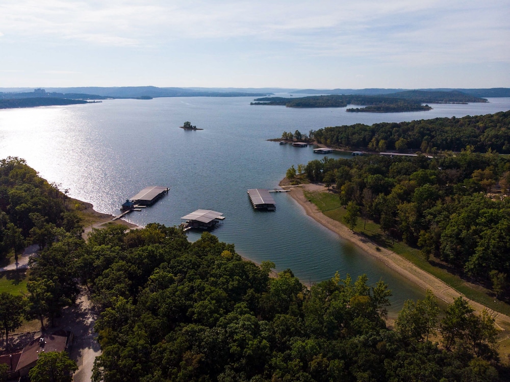 Indian Point Lodge Amp Condominiums 45/73