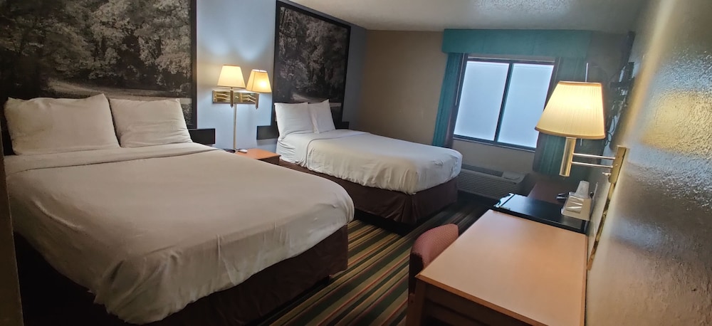Super 8 By Wyndham Champaign 22/52