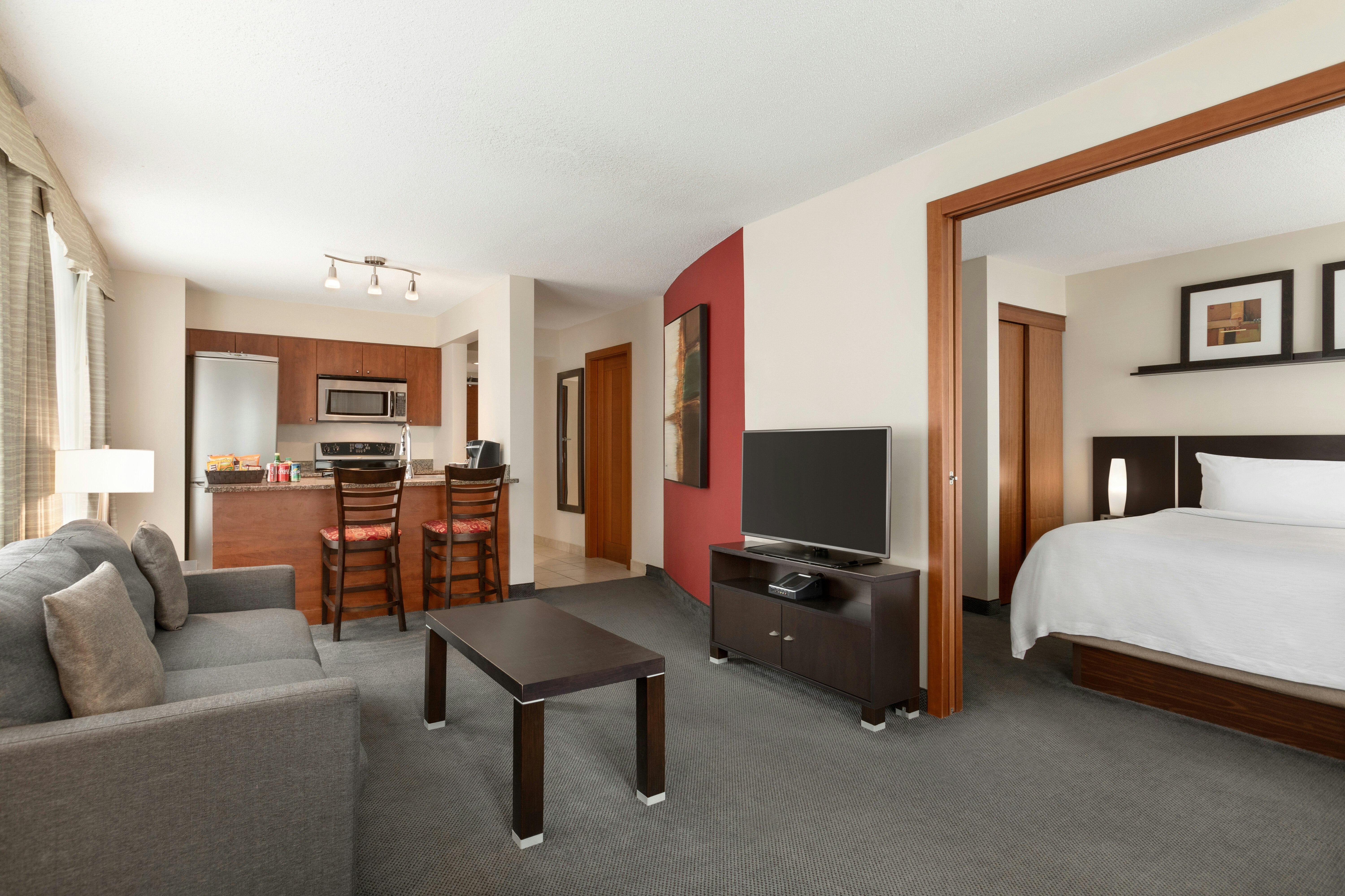 Embassy Suites By Hilton Montreal 24/81