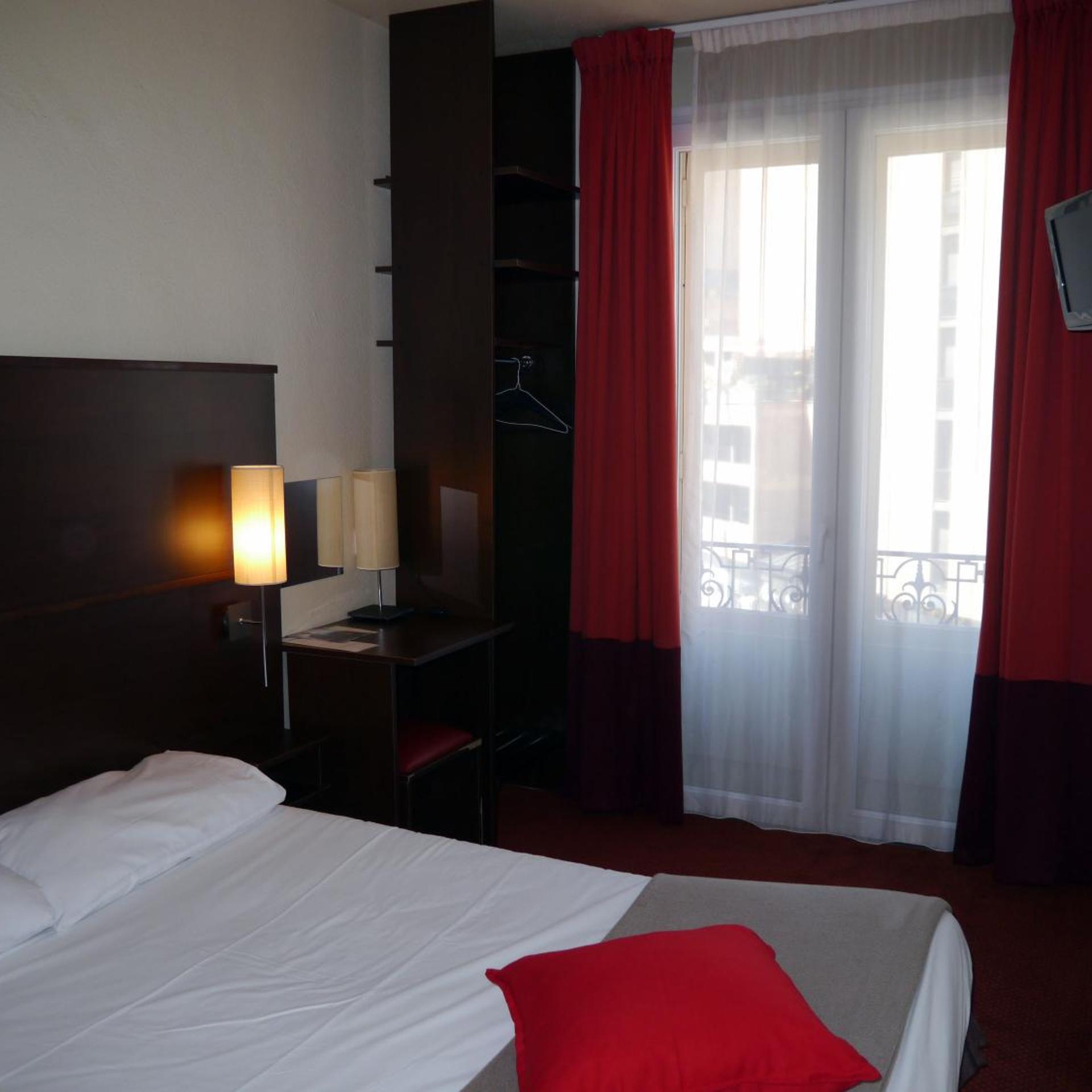 Room, Double Bed