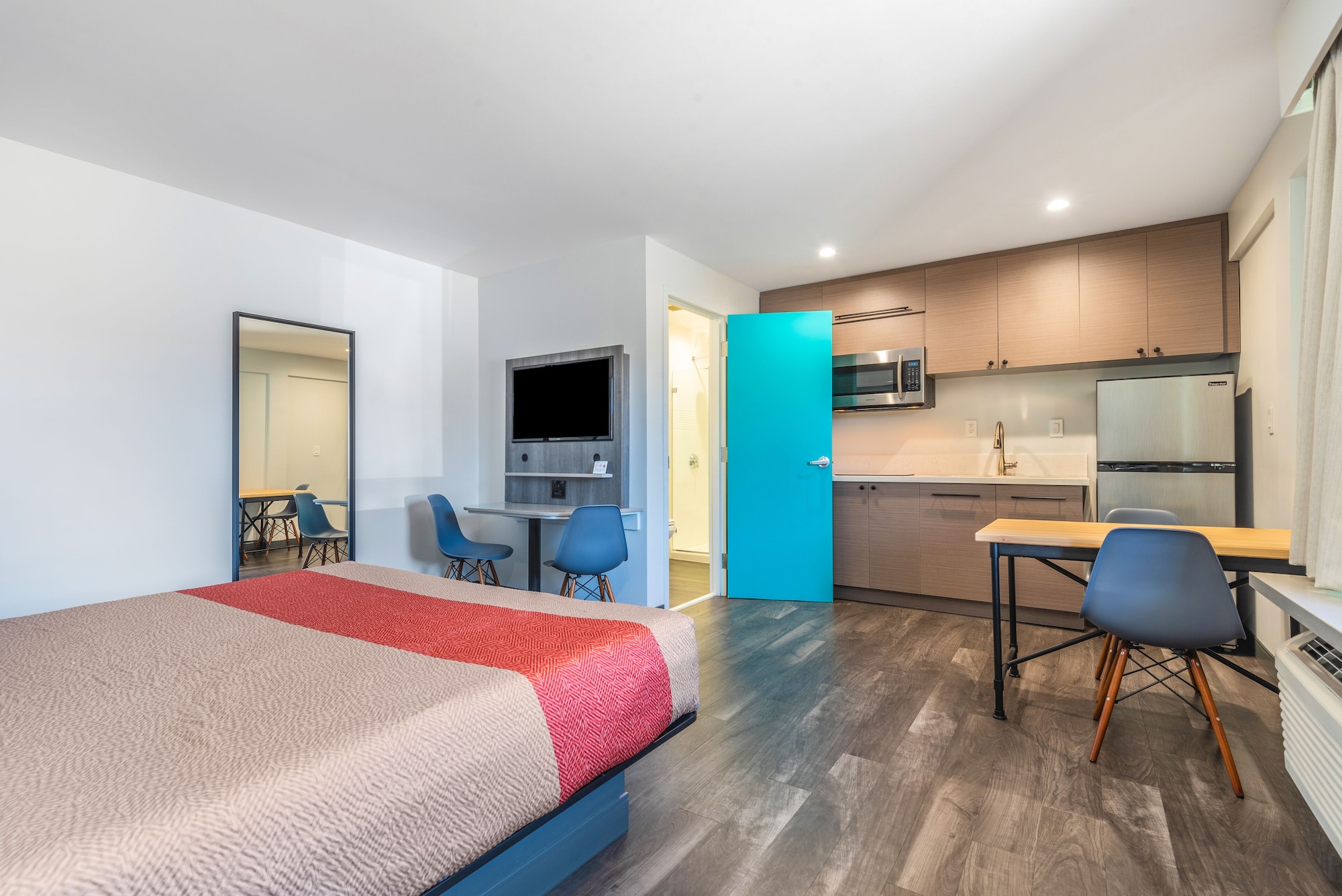 Room, King Bed, Kitchenette