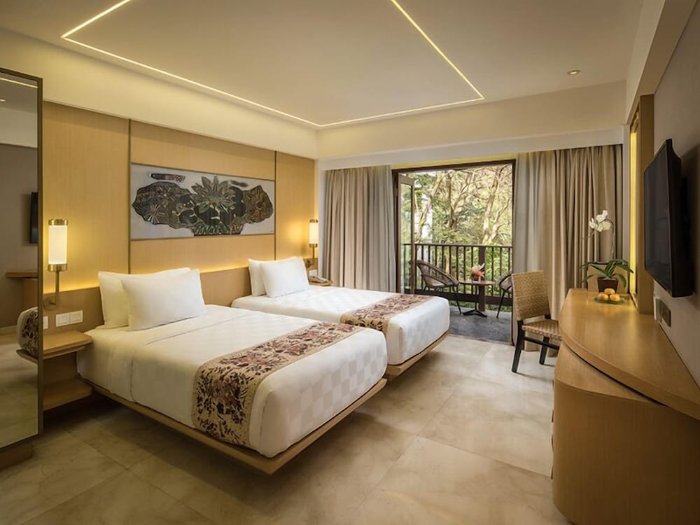 DELUXE, TWIN BEDS, BALCONY