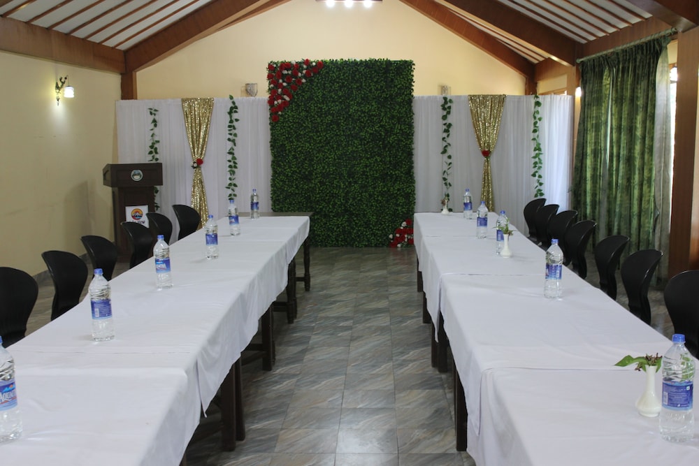 Lake View Resort 18/50