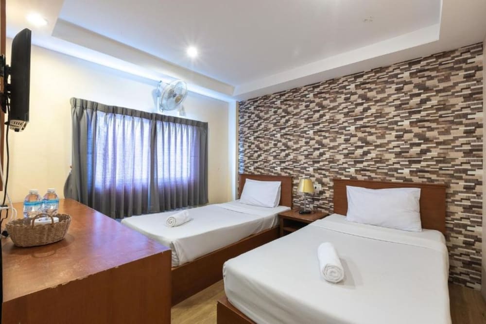 Sleep At Phuket 18/50