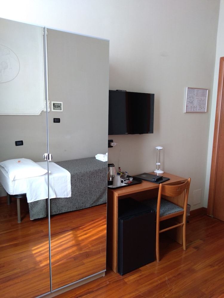 Hotel Twenty Nine 23/29