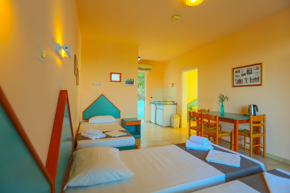 Filoxenia Hotel Apartments 10/51