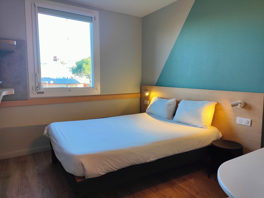 Room, Double Bed