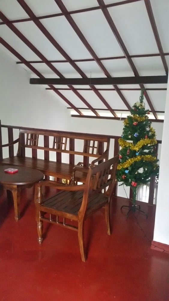 Srilusa Home Stay Hikkaduwa 6/19