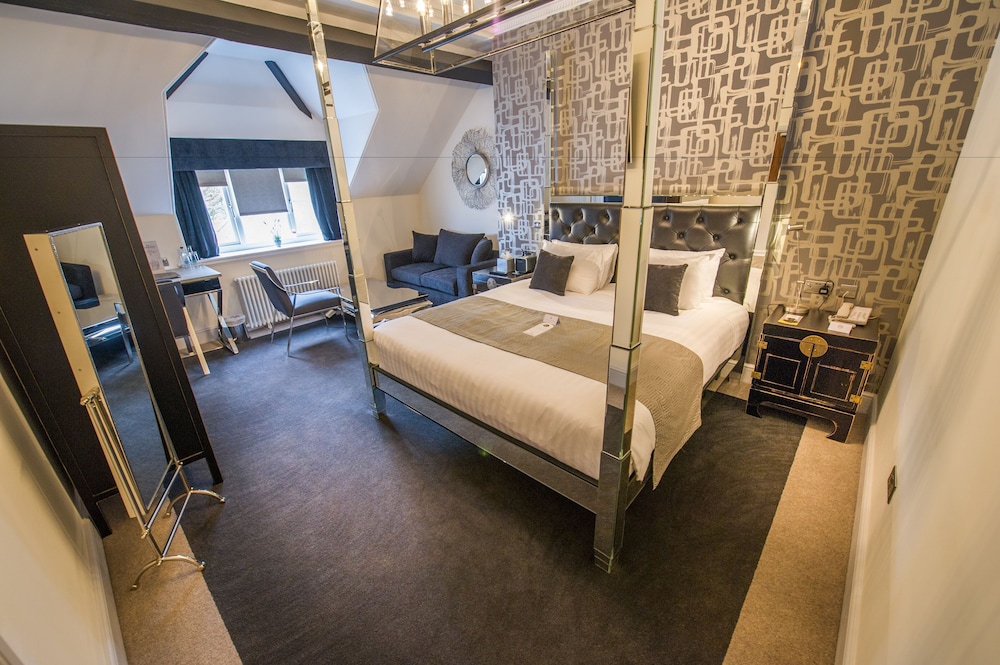 The Mount Hotel 23/80