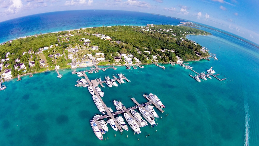 Romora Bay Resort Marina 46/50